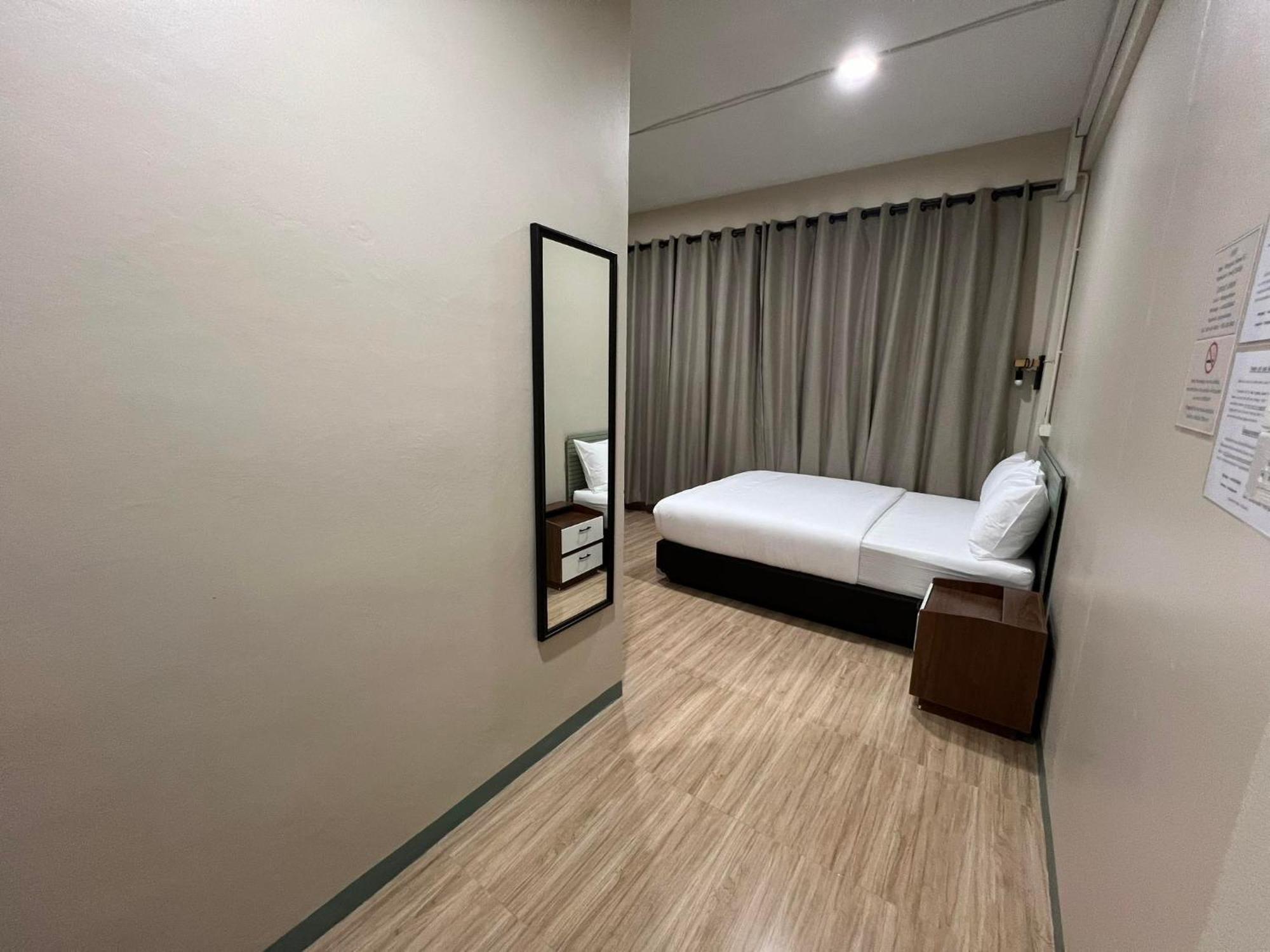 فندق Bangwa House - Mrt Bangwa Station بانكوك المظهر الخارجي الصورة